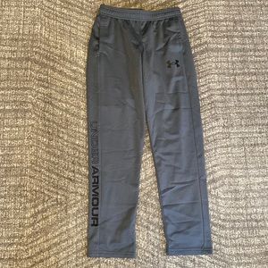 👟 NWT Under Armour YM track pants